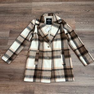 ❄️ NWT Hollister Women's Plaid Coat - Cream and Brown Size Small